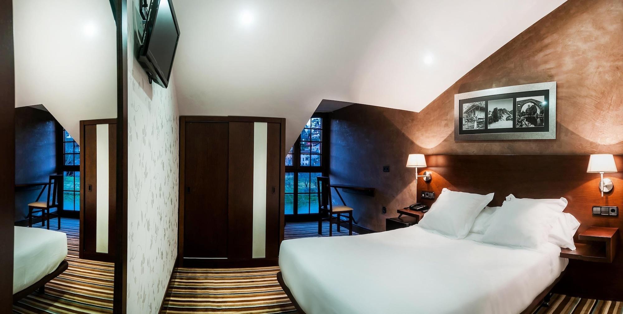 Hotel Granda Onís Eksteriør billede