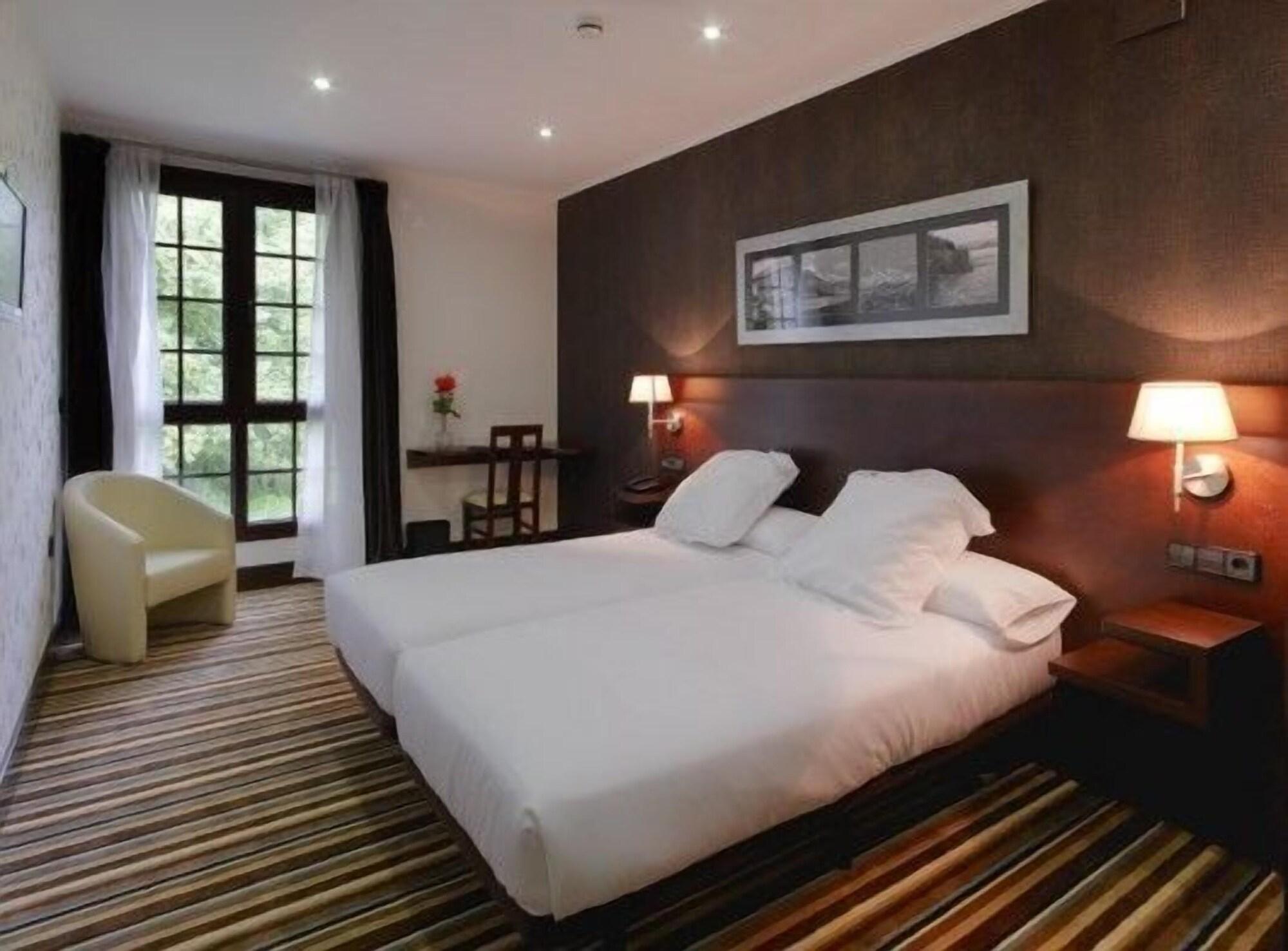 Hotel Granda Onís Værelse billede