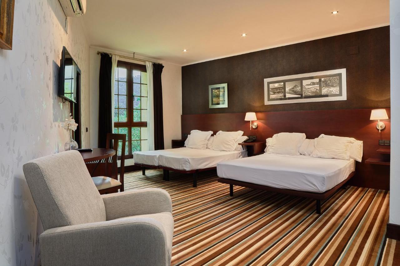 Hotel Granda Onís Eksteriør billede