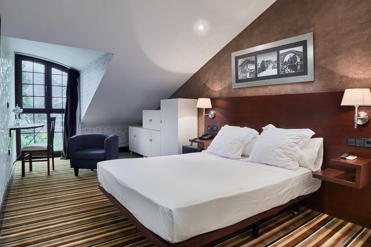 Hotel Granda Onís Eksteriør billede